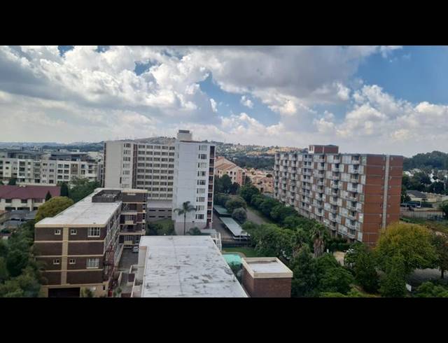 2 BEDROOM APARTMENT FOR SALE IN BEDFORD GARDENS